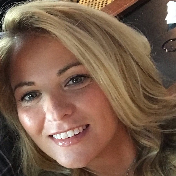 Meet your Posher, Christine - Picture 1 of 1